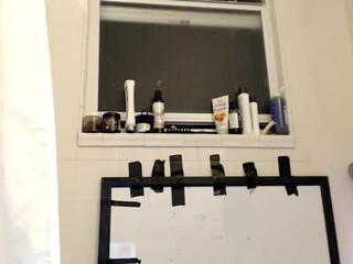 domme_jeans onlyfans scrawny tanned brunette clit play