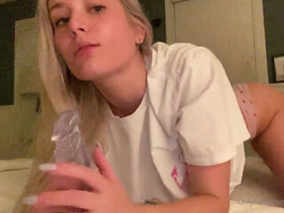 Scarlett noir onlyfans amazing beauty shows big breasts