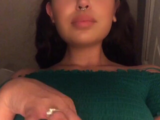 ulildevil onlyfans Thick girl caresses sisechki