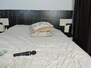 Busty_Ema onlyfans My wet wet pink hole is waiting for you in online chat show