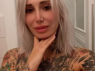 tascha.punkt onlyfans Sweet little thing wags elastic booty