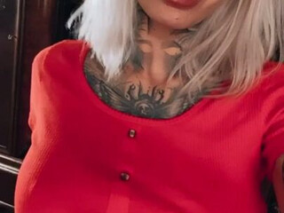 tascha.punkt onlyfans Cute lady shows natural tits