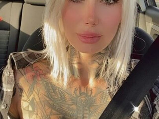 tascha.punkt onlyfans Close up fingering video with big lips