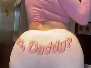 snowinnhouston onlyfans New chaturbate show with wet pussies