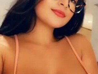 Pandora Kaaki onlyfans fisting video with lecherous wet pink hole