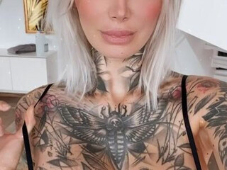 tascha.punkt onlyfans decided to arrange a VIPShow with a vulgar contest