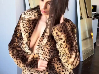 djdarciedolce onlyfans Sexy slut caresses sex lips