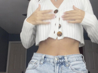 Sophieharttv onlyfans Sexy chick demonstrates beautiful body