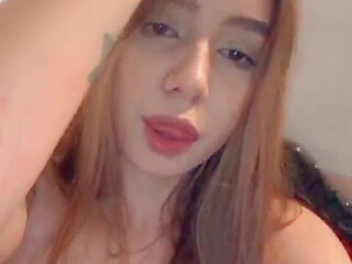 Sabrina Raven onlyfans cam sex show with petite bald girl