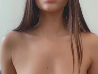 NacreVictoire onlyfans Cute curva fucks vaginal opening