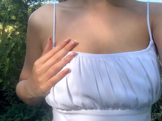 lilydaisyphillips onlyfans Busty hottie caresses nipples