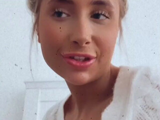 lilydaisyphillips onlyfans Cute bitch sucks penis and gets fucked