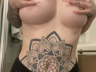 Pastelwife onlyfans slender bitch dancing striptease