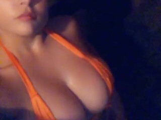 JemWolfie onlyfans Gorgeous brunette girl passionately sucks dildo