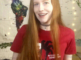 vixenofvices onlyfans scrawny beauty jumping on a silicone toy