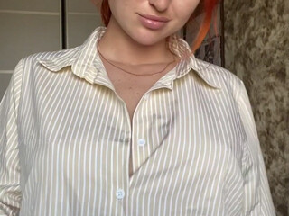 RedFoxOfficial onlyfans Depraved plays with her holes