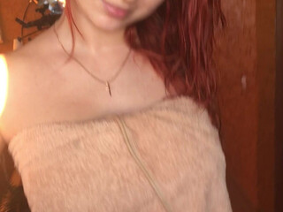 RedFoxOfficial onlyfans - Web model gets fucked by a toy and open