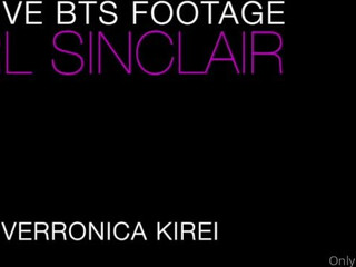 Pearl Sinclair onlyfans Little plays with a beautiful wet pink hole