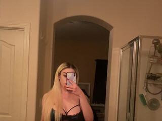 Emily_Renee_SnowBunnyEmily1 onlyfans Slutty slut shows small tits