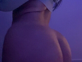 Ellie_Appleton onlyfans Naughty passion pulls wet pink hole