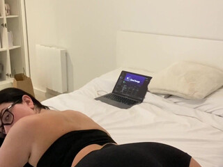 Ellie_Appleton onlyfans getting naked and jerking off