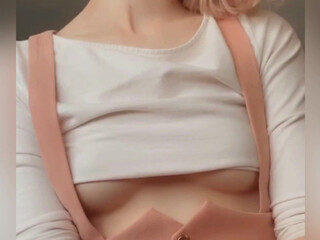 Adorableamy onlyfans model fucking with a toy