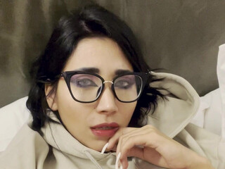 Anna Beggion aka Annabgo onlyfans amazing cunt in spy show