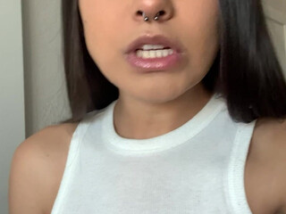 Vacamilav onlyfans A woman with a wide pelvis gets shaved cunt