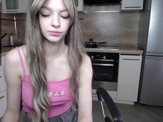 1_arya onlyfans Sexy mare exposes slim body