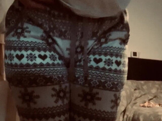 queenb_ onlyfans Busty wet pink hole rubs clit with finger