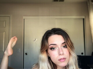 nocapesnicole onlyfans Cute bitch masturbates wet pink hole with vibrator