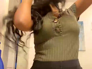 baddgyaldutch onlyfans Vicious bitch having fun at work