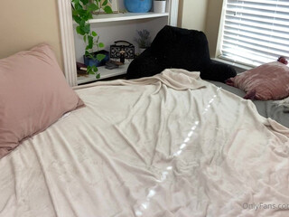 natalialuvs onlyfans Girl with elastic milks having fun with sex toy