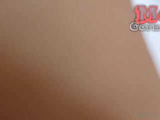 meicornejo onlyfans bitch jerks off in the office