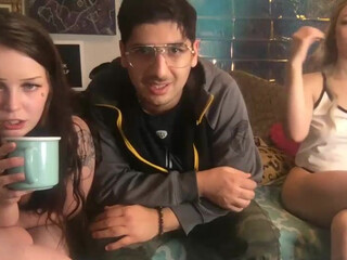 theyroyalhighnesses chaturbate Sexy pyshechka exhausting the cap with masturbation