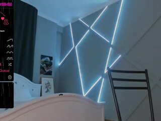 bae_suz chaturbate Butt plug in a tight ass beauty