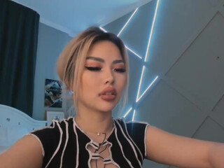 bae_suz chaturbate Cute slut caresses intimate places