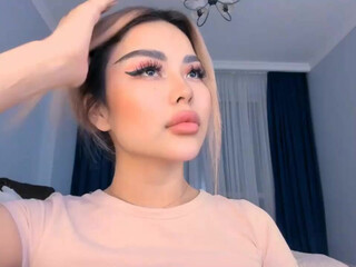 bae_suz chaturbate Wonderful quinit pushes fingers