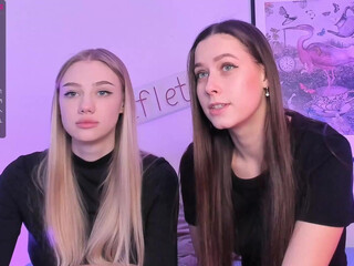 wondergirlfriends chaturbate Naked s play with wet fingers