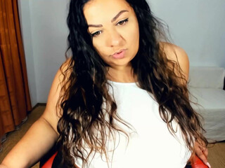 Harmonyy chaturbate shakes while husband is not at home