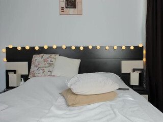 Busty_Ema chaturbate The shrewd girl undressing in the bath