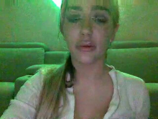 bestfruit16 chaturbate Hot woman fucks both holes