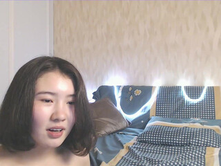 kikicola chaturbate Experienced slut caresses shaved cunt