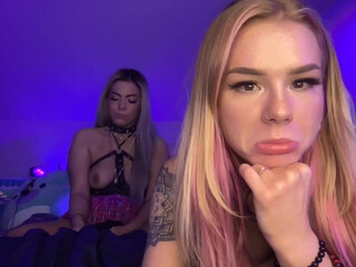 aesthetickitten chaturbate Lustful kraling takes a bath