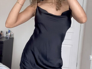 teenyaaliyah onlyfans Big boobed bitch licks dildo