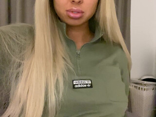 sopeachybaby onlyfans scrawny whore jerks off with a vibrator