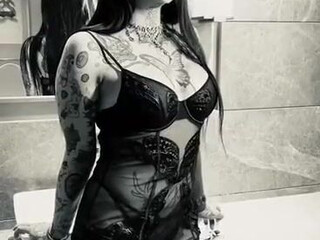 sexychloe56 onlyfans Pretty girl puts on beautiful boobs