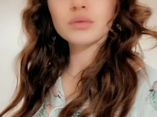 queenb_ onlyfans Deep fingering with a scrawny model