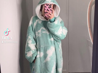 Emily Mills onlyfans Opens up her sexy ass