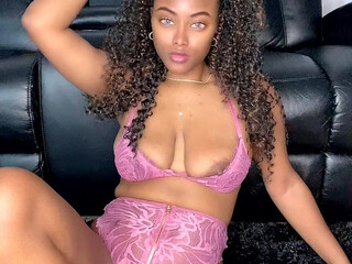 lazaniazee onlyfans Petite USA teen masturbates for you